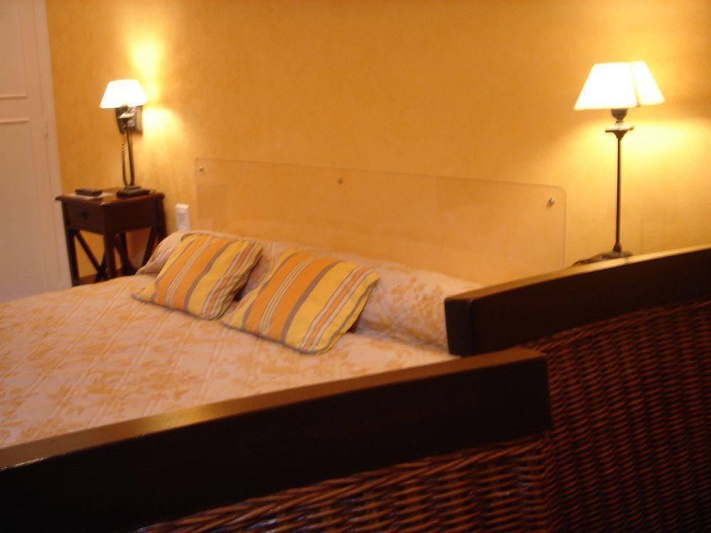Cit'Hotel Des Messageries Saintes Exterior foto